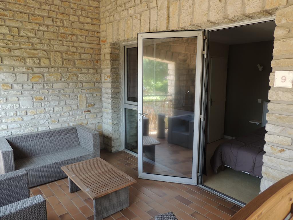 Hotel Auberge Des Charmilles Sainte-Soulle Екстериор снимка